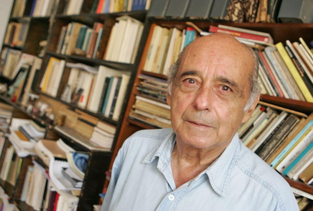 Fotografía tomada de http://www.andina.com.pe/agencia/noticia-carlos-german-belli-inaugurara-ciclo-dedicado-a-poesia-peruana-500072.aspx