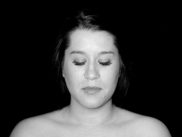 Comunidad abofeteada (sobre «Ambidiestra» de Anaclara&nbsp;Talento)