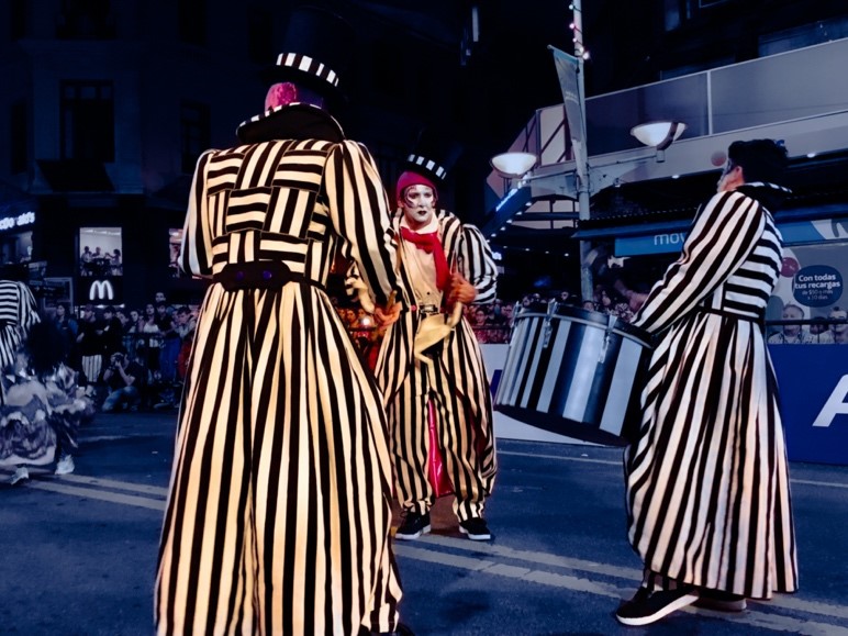 El carnaval montevideano y el nuevo chicle sabor&nbsp;cebolla